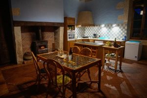 Guest house in Perigord, the friendly kitchen